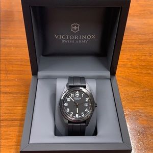 ALL BLACK Victorinox Swiss Army Mens Watch